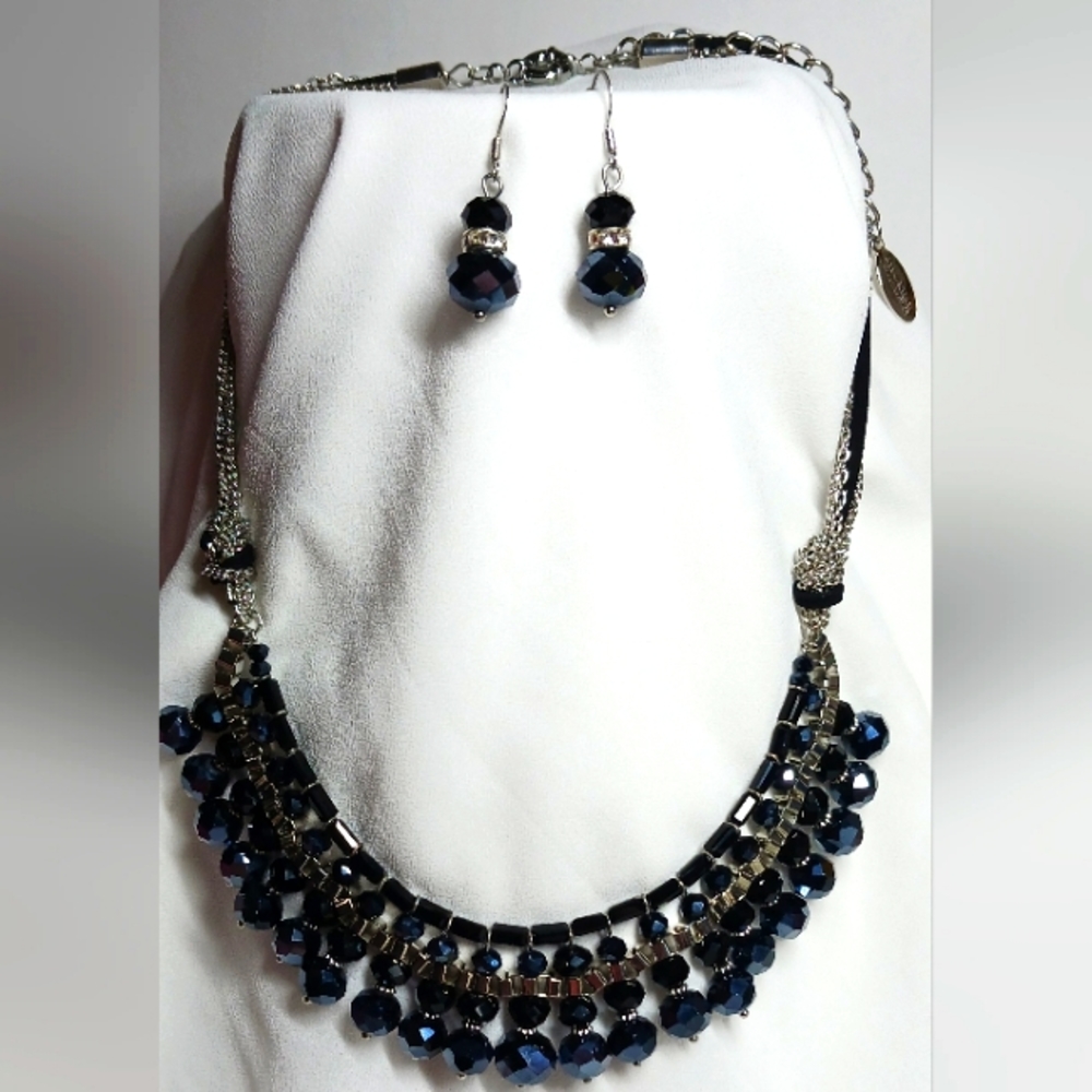 Ali Khan Collectables Crystal Royal Blue Necklace 10" and Earrings with box